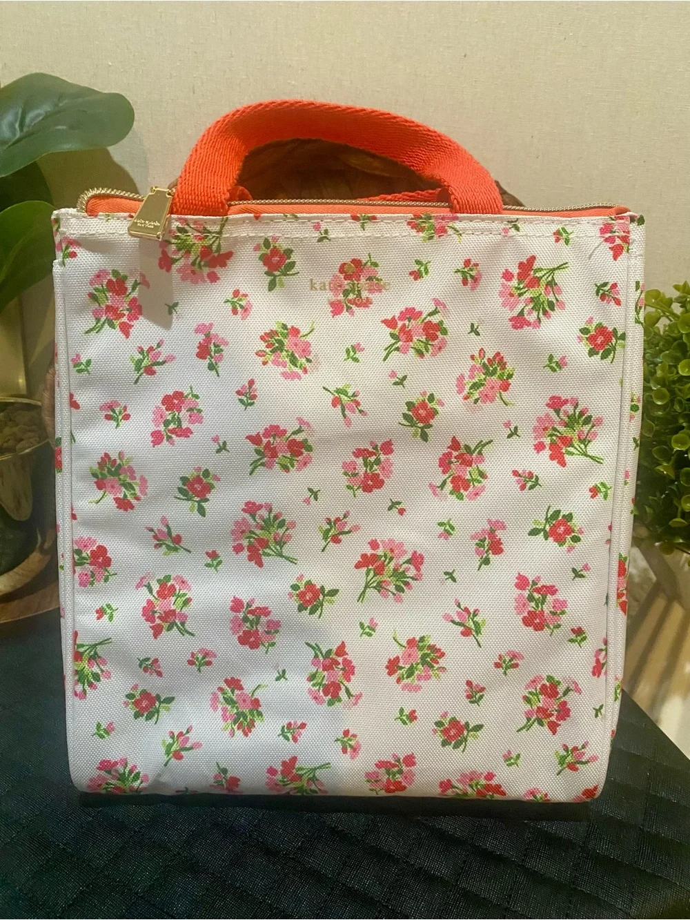 kate spade white canvas floral Lunchbox with pink handles